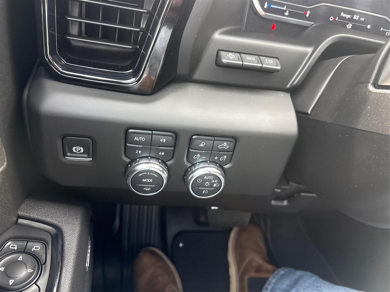 GMC Sierra 3500HD  2025