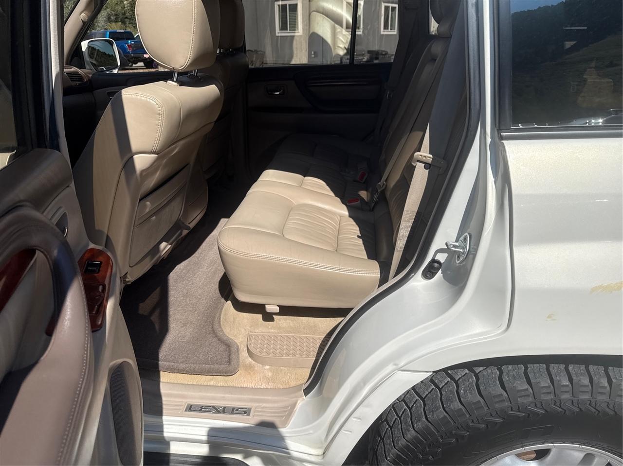 Lexus LX 470 Luxury SUV  1999