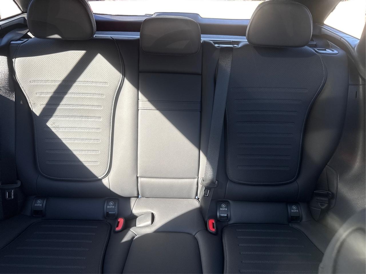 Mercedes-Benz GLC  2025