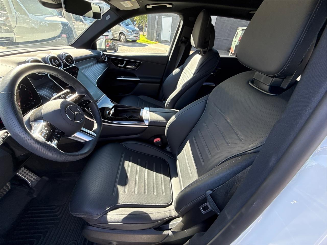 Mercedes-Benz GLC  2025