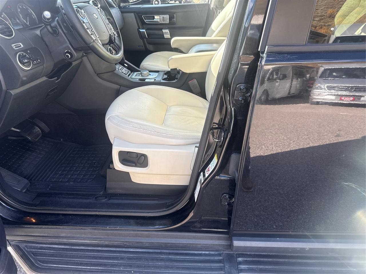 Land Rover LR4  2015