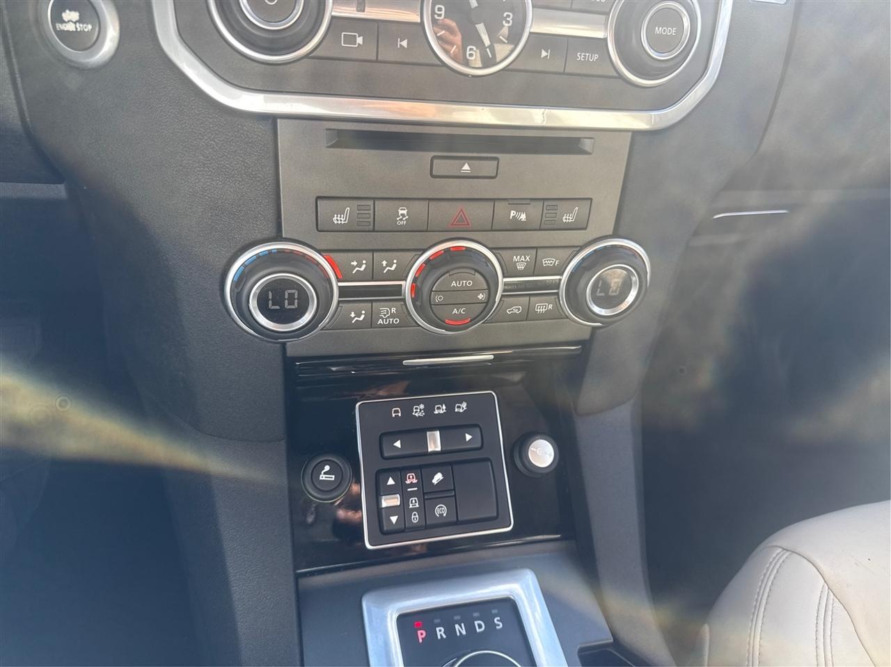 Land Rover LR4  2015