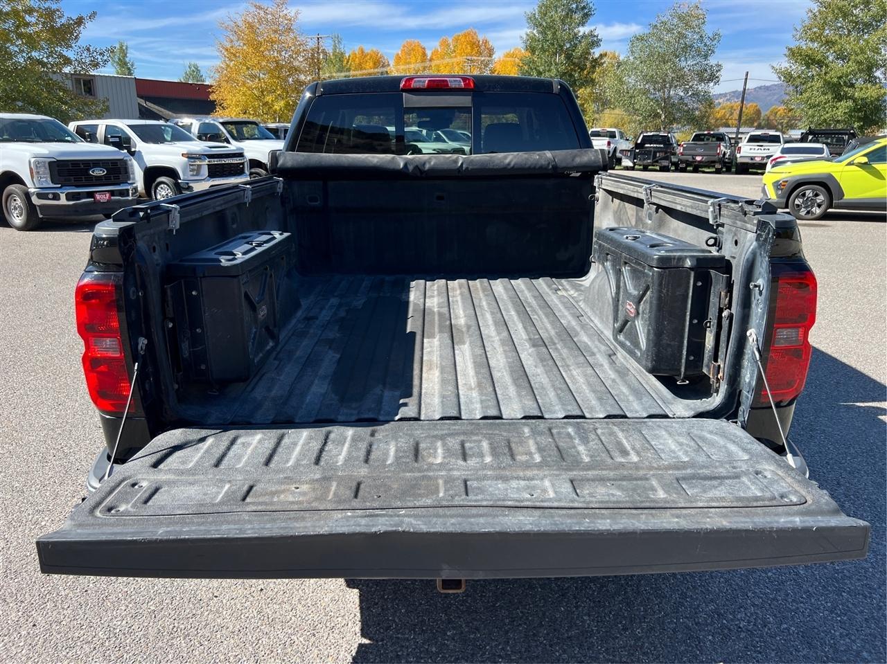 Chevrolet Silverado photo 13