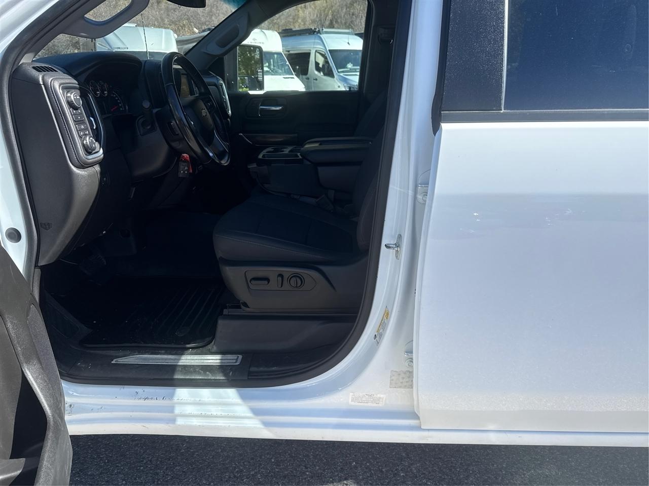 Chevrolet Silverado HD photo 9