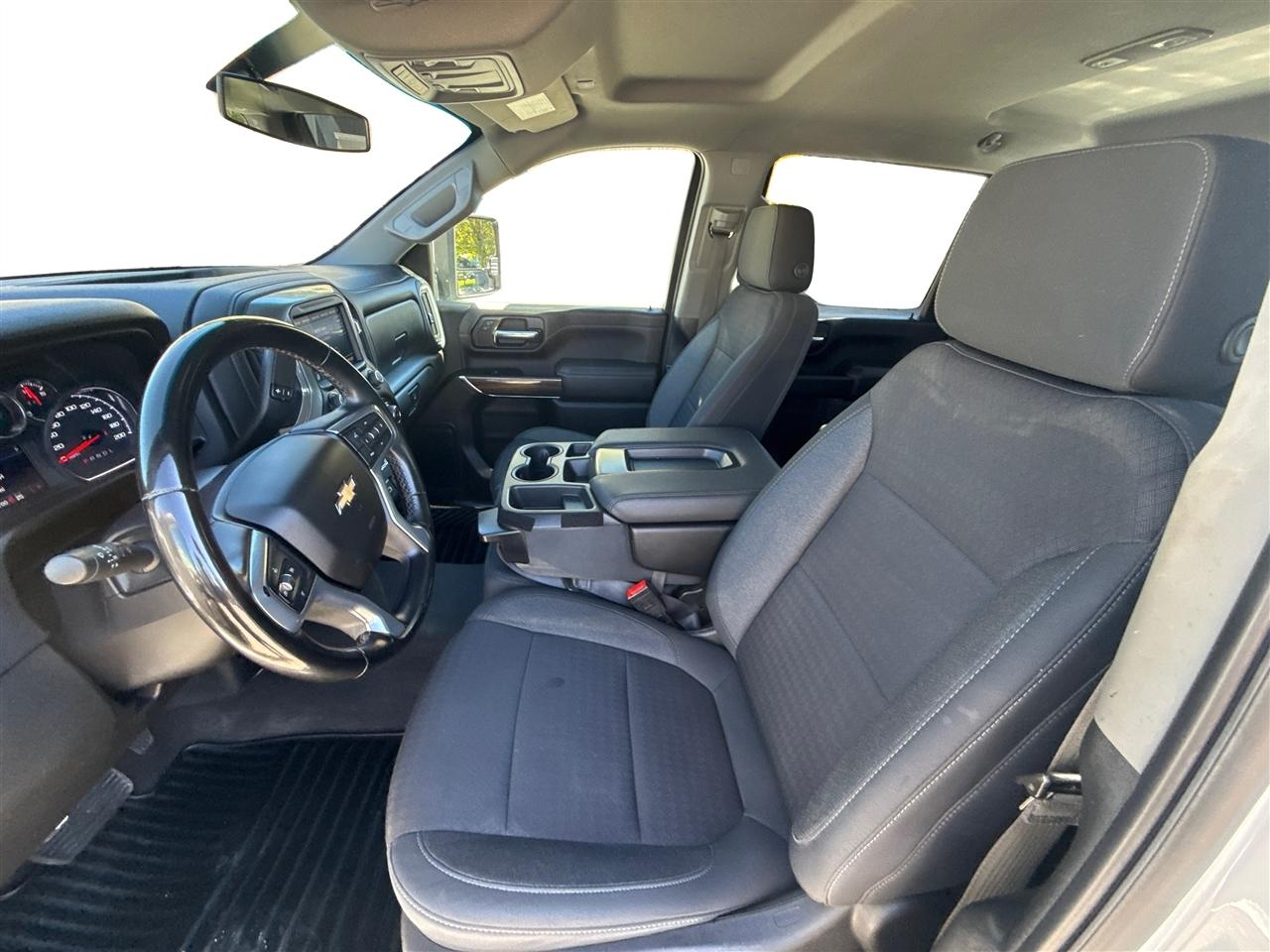 Chevrolet Silverado HD photo 14