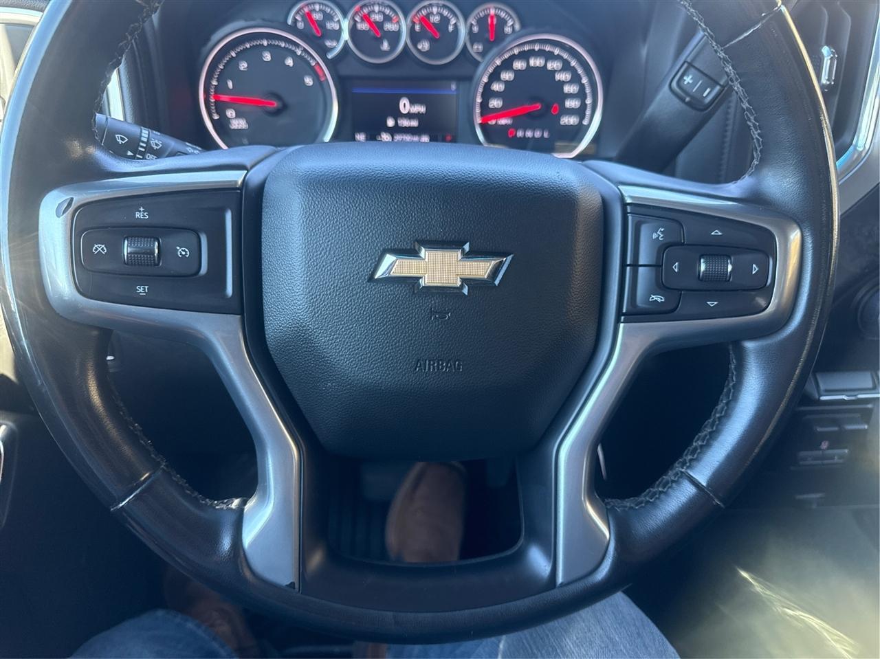 Chevrolet Silverado HD photo 19