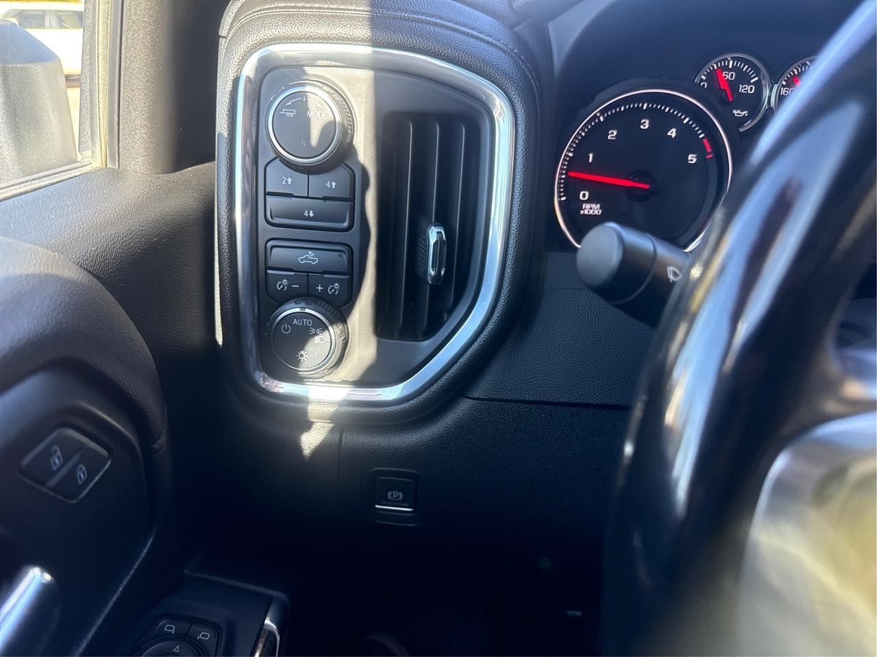 Chevrolet Silverado HD photo 20