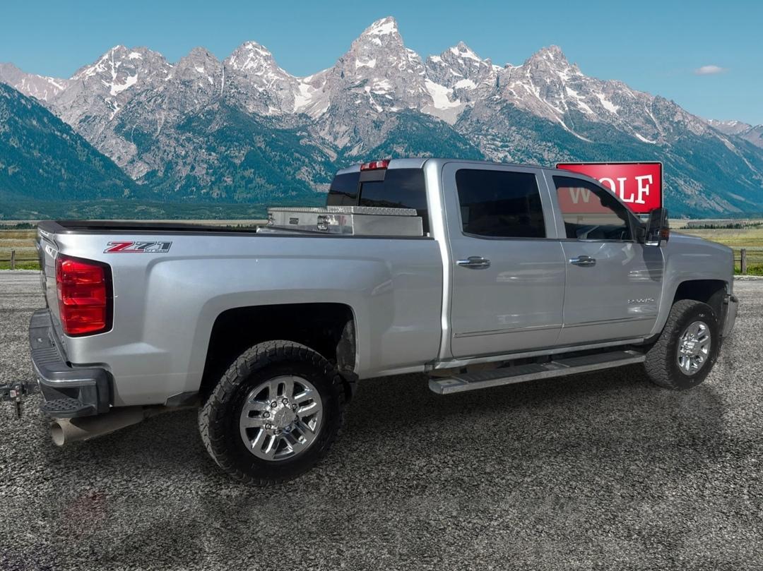 Chevrolet Silverado photo 5