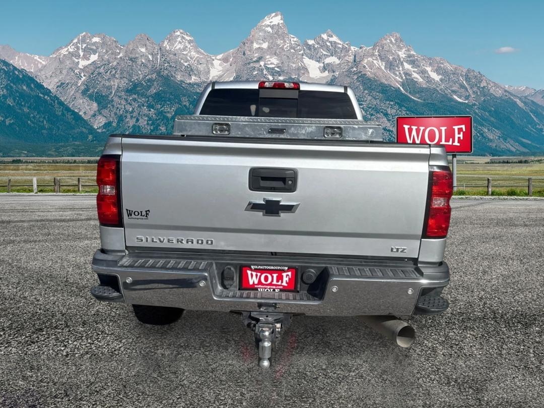 Chevrolet Silverado photo 6
