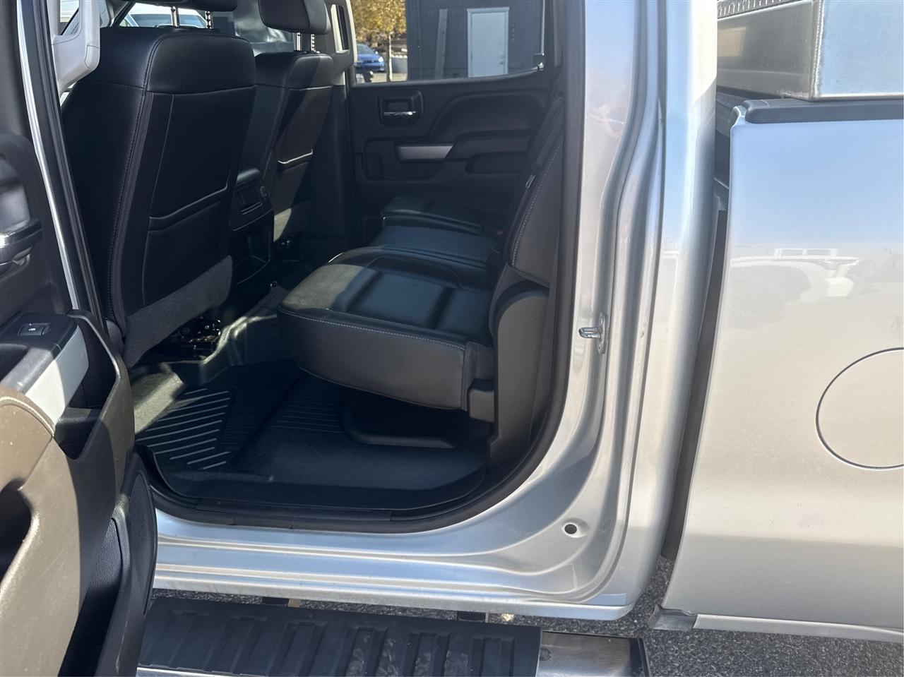 Chevrolet Silverado photo 10