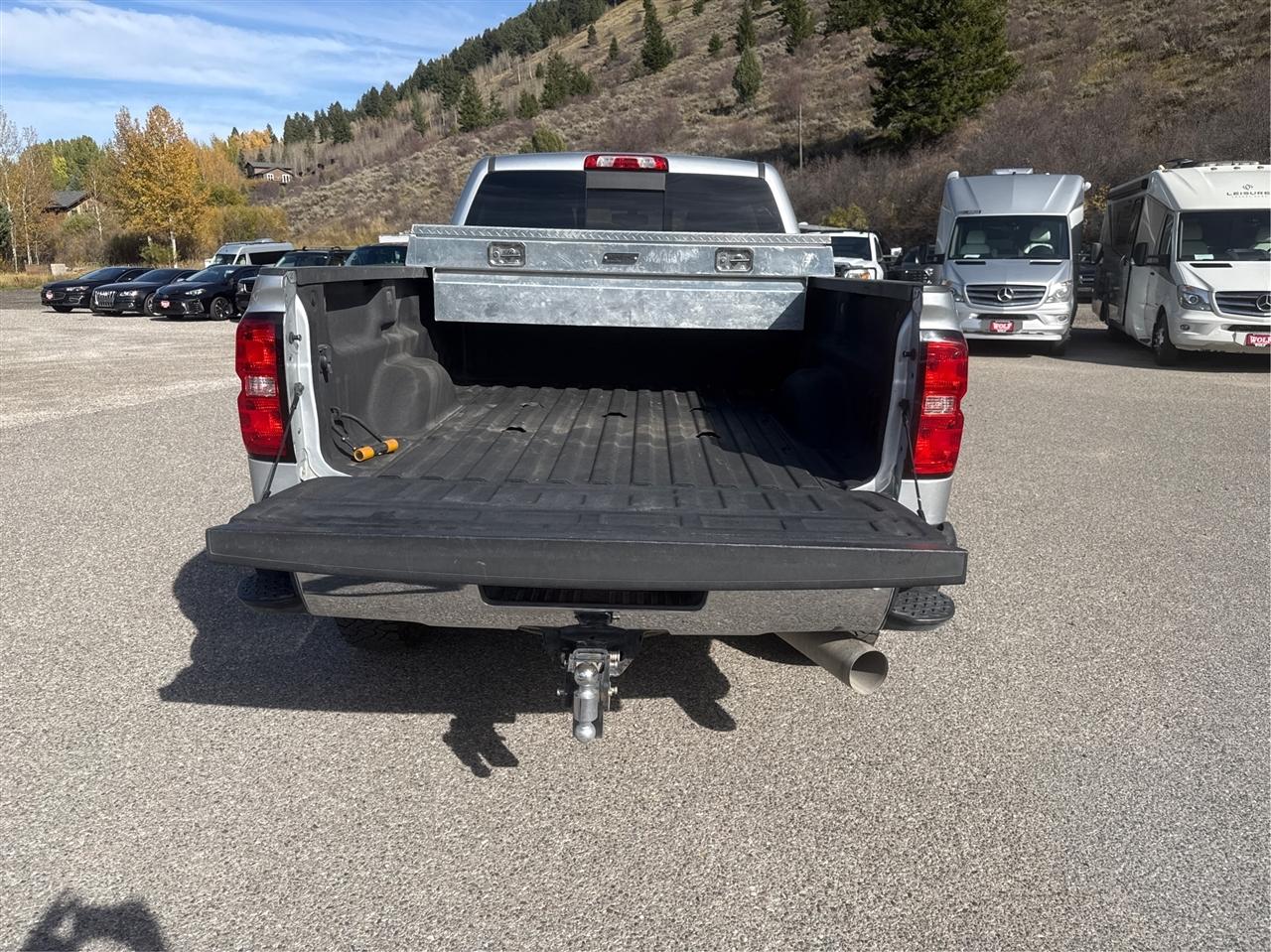Chevrolet Silverado photo 13