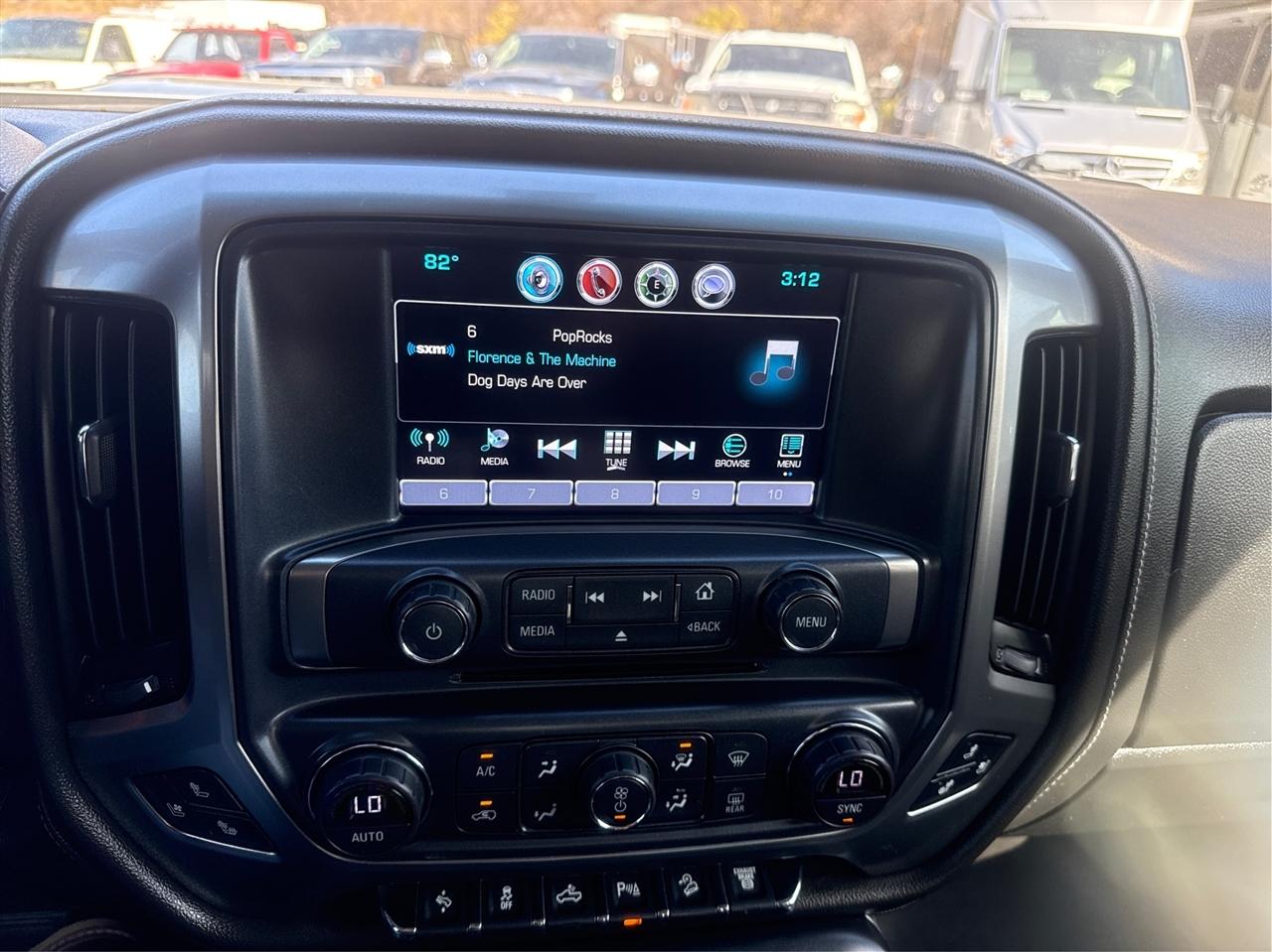 Chevrolet Silverado photo 16