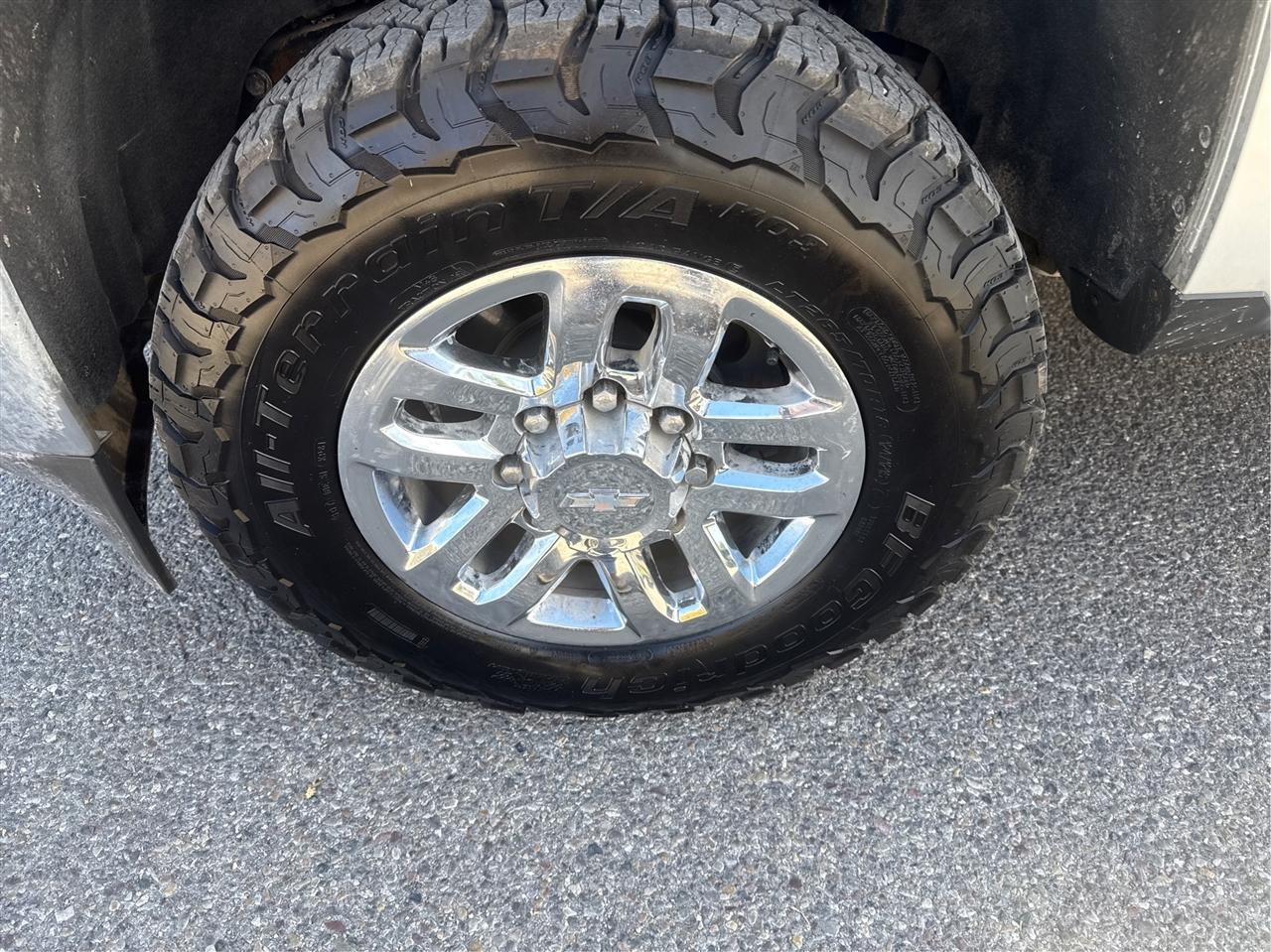 Chevrolet Silverado photo 25
