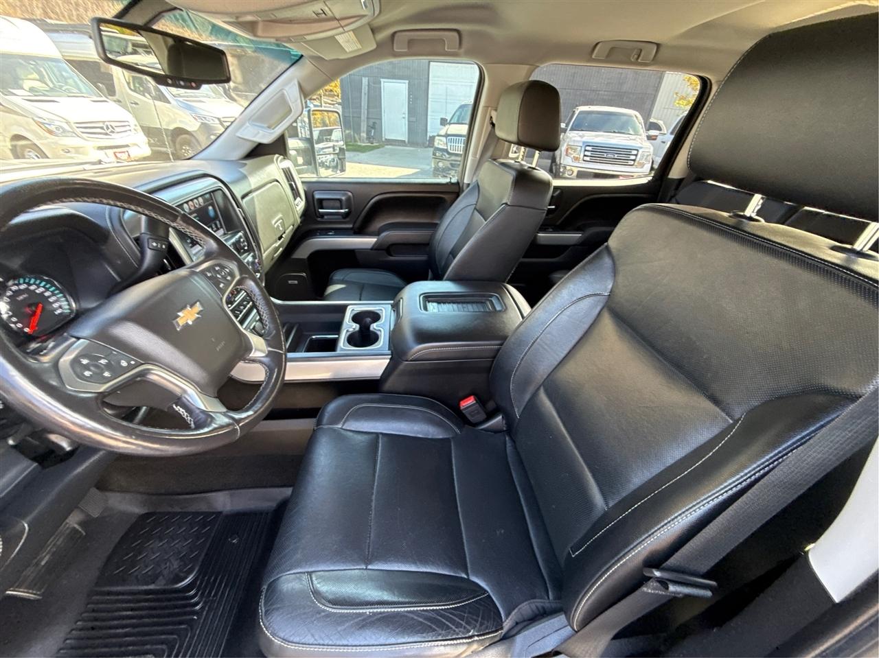 Chevrolet Silverado photo 27