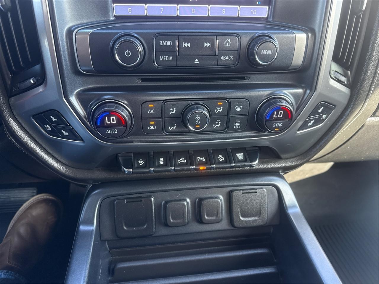 Chevrolet Silverado photo 28