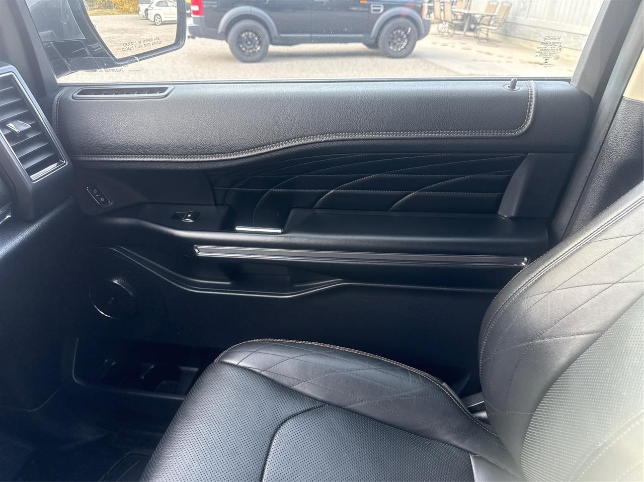Ford Expedition photo 21