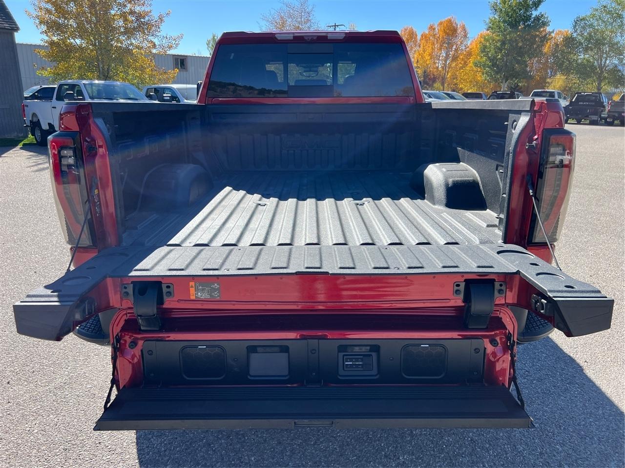 GMC Sierra 2500HD 4WD Crew Cab 159" AT4X 2026