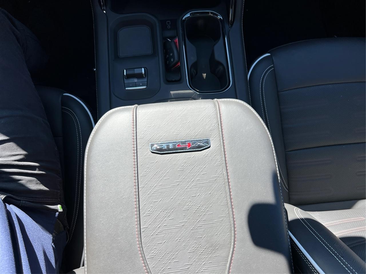 GMC Sierra 2500HD 4WD Crew Cab 159" AT4X 2026