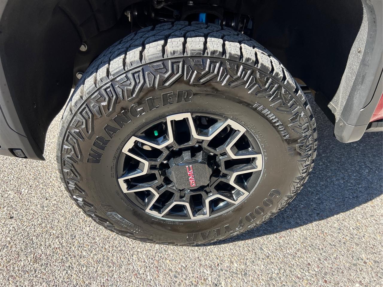 GMC Sierra 2500HD 4WD Crew Cab 159" AT4X 2026