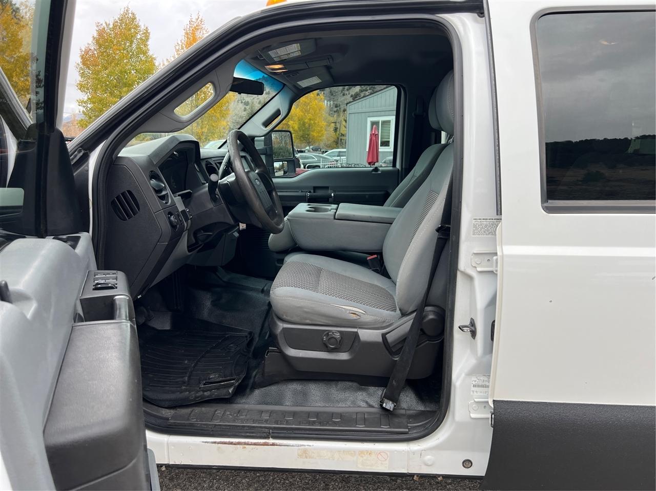 Ford Super Duty F-550 DRW  2012