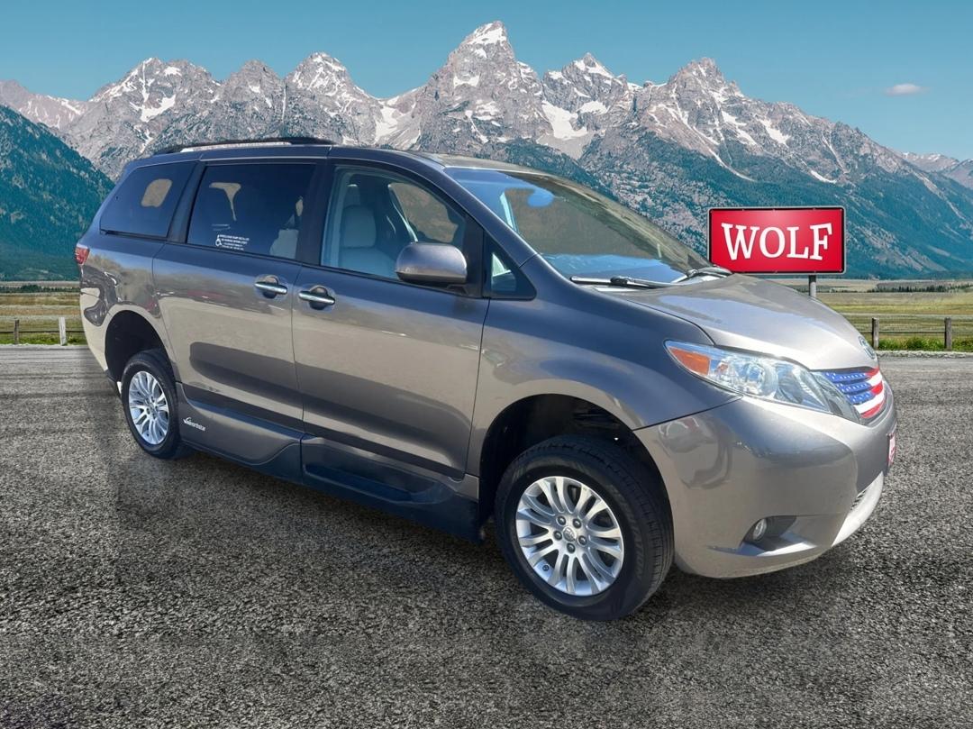 Toyota Sienna  2015