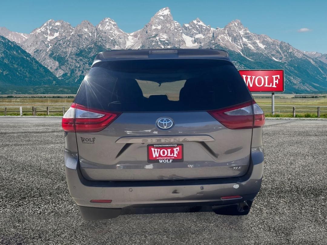 Toyota Sienna  2015
