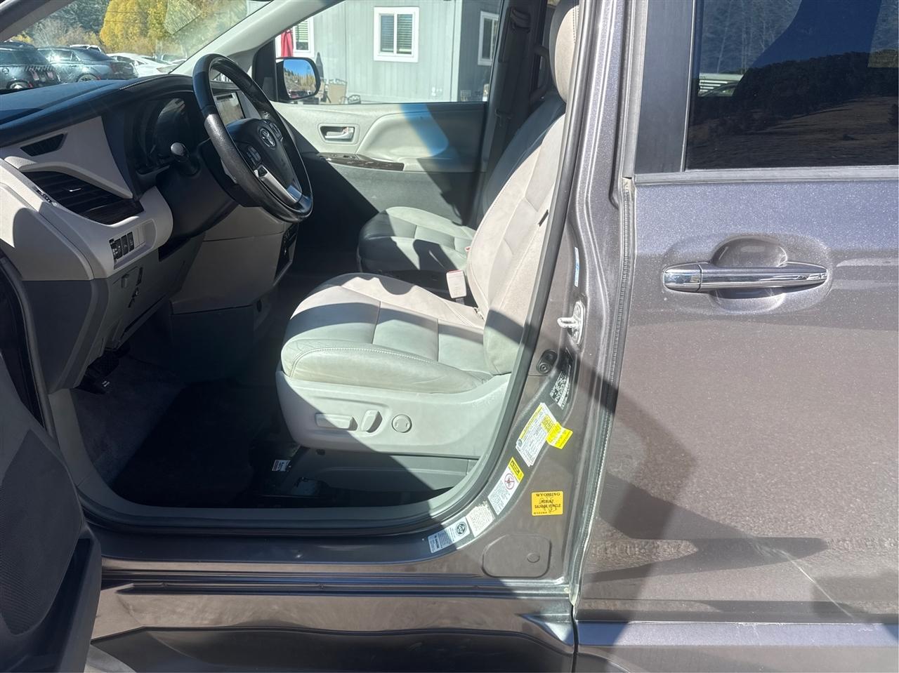 Toyota Sienna  2015