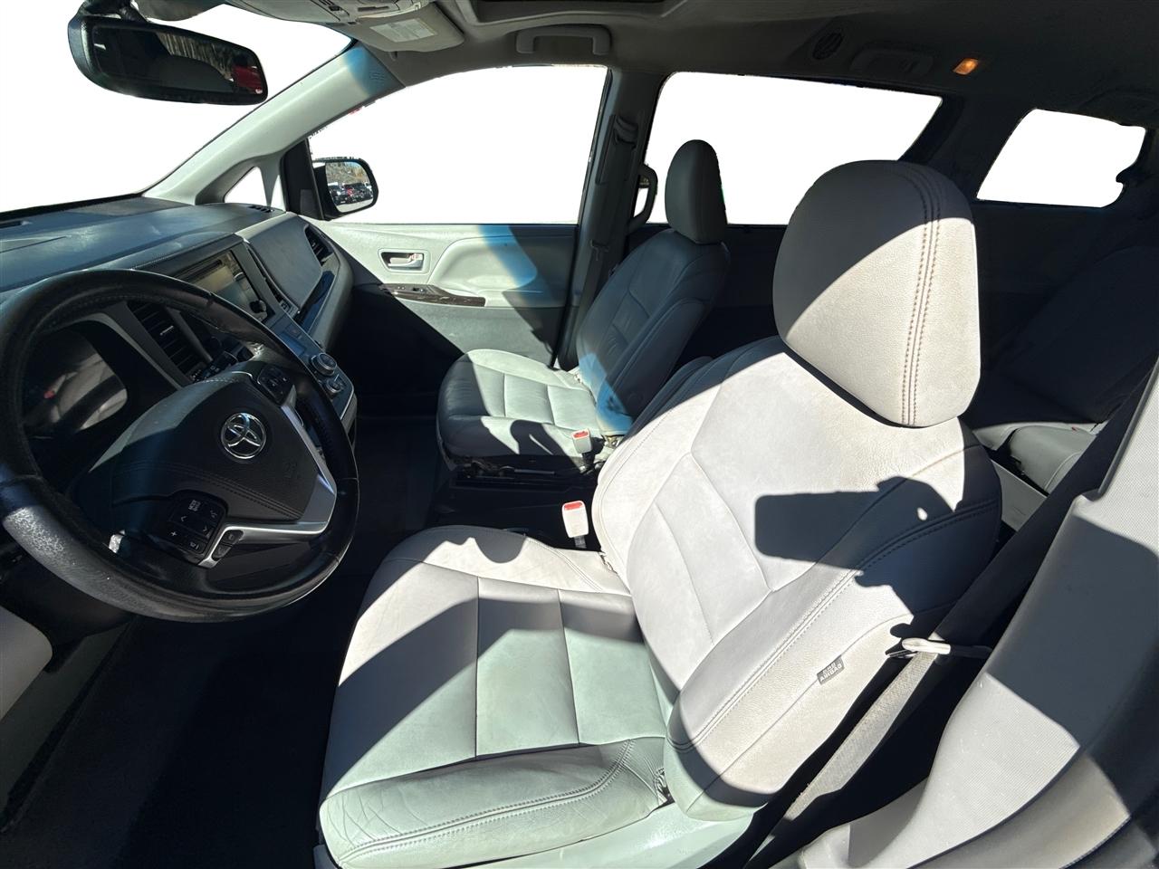 Toyota Sienna  2015