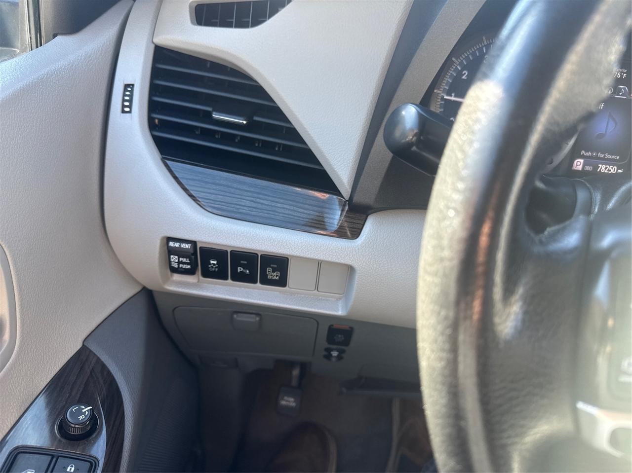 Toyota Sienna  2015