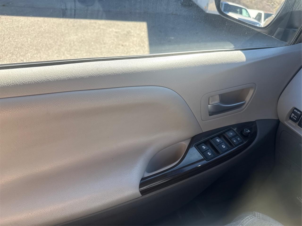 Toyota Sienna  2015