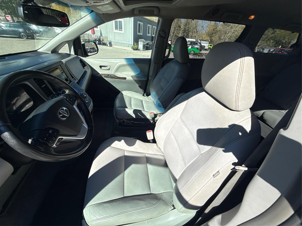 Toyota Sienna  2015