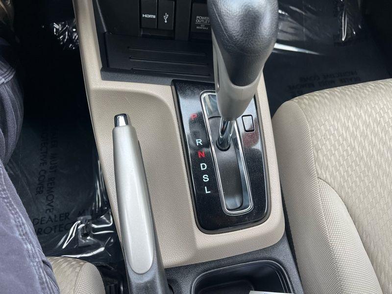 Honda Civic Sedan 4dr CVT SE 2015