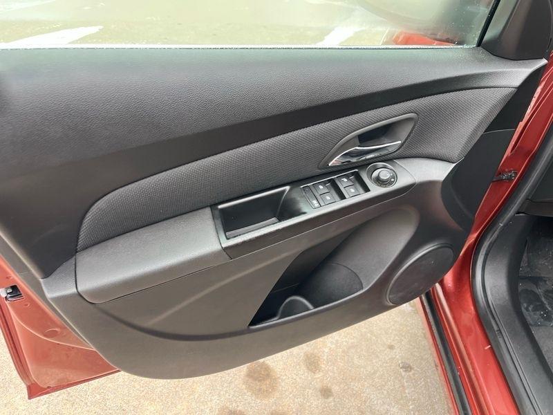 Chevrolet Cruze 4dr Sdn Man 1LT 2013