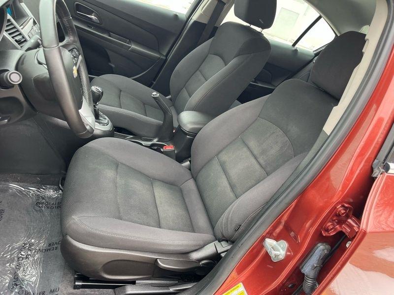 Chevrolet Cruze 4dr Sdn Man 1LT 2013