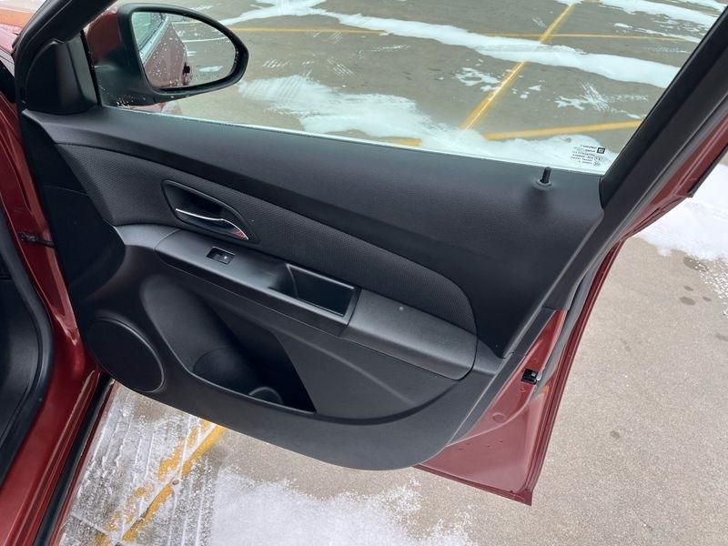 Chevrolet Cruze 4dr Sdn Man 1LT 2013