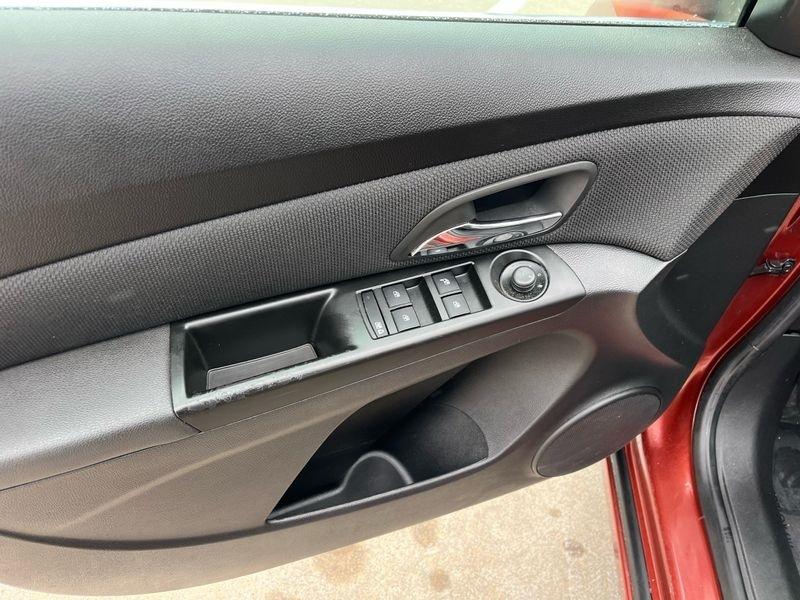 Chevrolet Cruze 4dr Sdn Man 1LT 2013