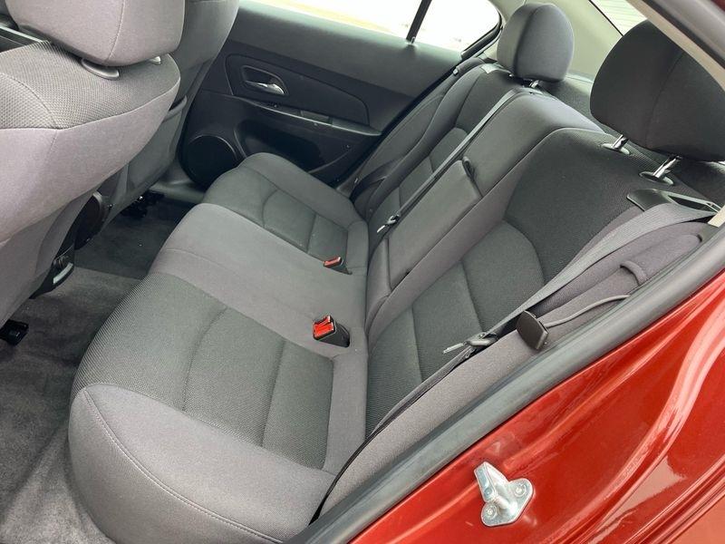 Chevrolet Cruze 4dr Sdn Man 1LT 2013