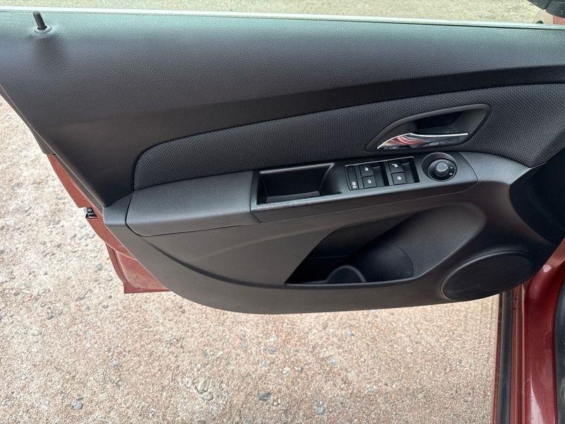 Chevrolet Cruze 4dr Sdn Man 1LT 2013