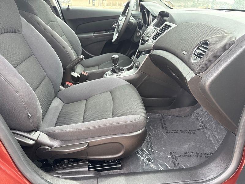 Chevrolet Cruze 4dr Sdn Man 1LT 2013