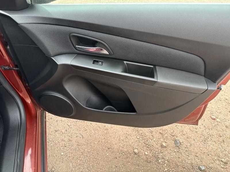 Chevrolet Cruze 4dr Sdn Man 1LT 2013