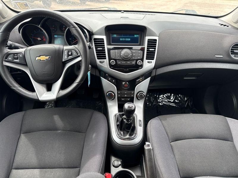 Chevrolet Cruze 4dr Sdn Man 1LT 2013