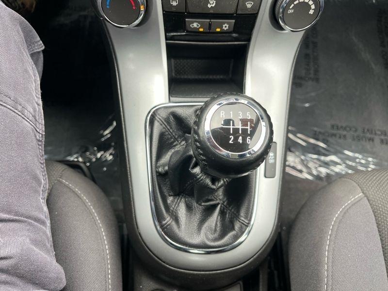 Chevrolet Cruze 4dr Sdn Man 1LT 2013