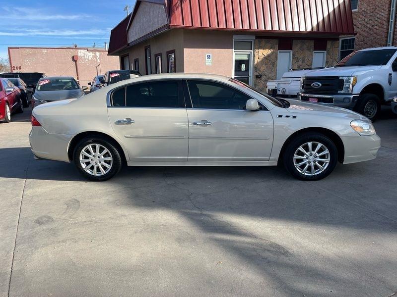 Buick Lucerne 4dr Sdn CXL 2011
