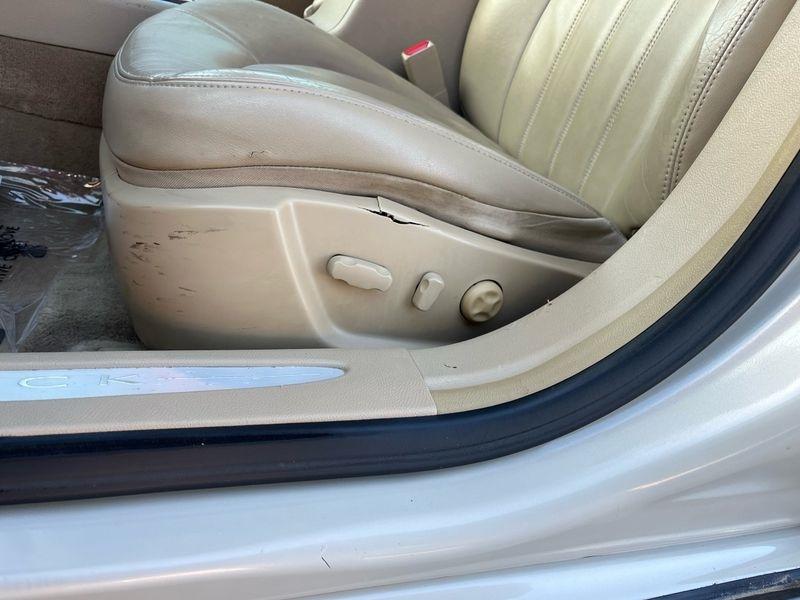 Buick Lucerne 4dr Sdn CXL 2011