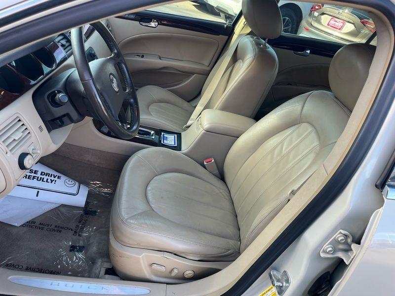 Buick Lucerne 4dr Sdn CXL 2011