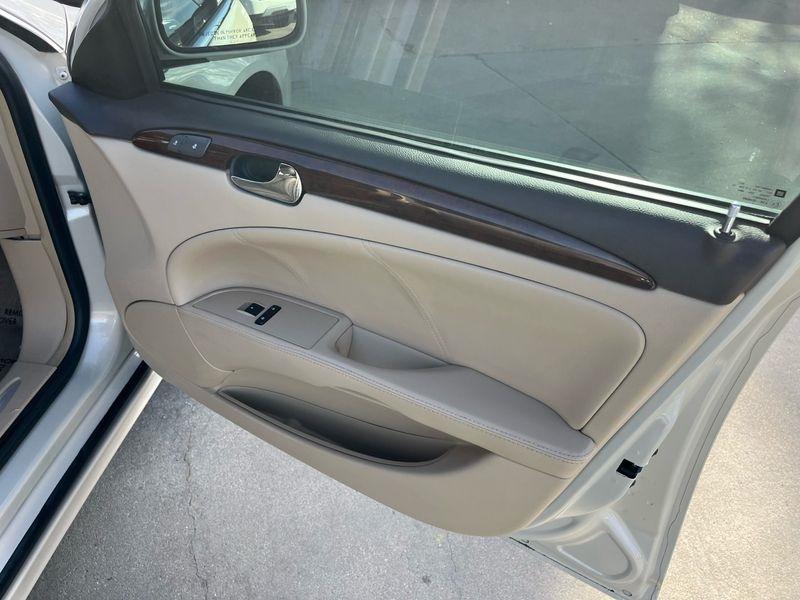 Buick Lucerne 4dr Sdn CXL 2011