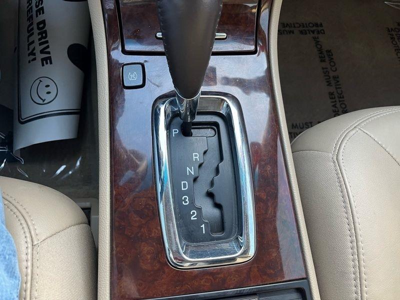 Buick Lucerne 4dr Sdn CXL 2011