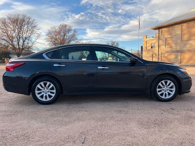 Nissan Altima 4dr Sdn I4 2.5 S 2016