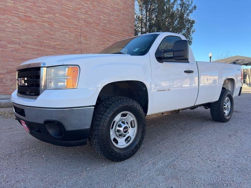 GMC Sierra 2500HD 4WD Reg Cab 133.7" Work Truck 2011