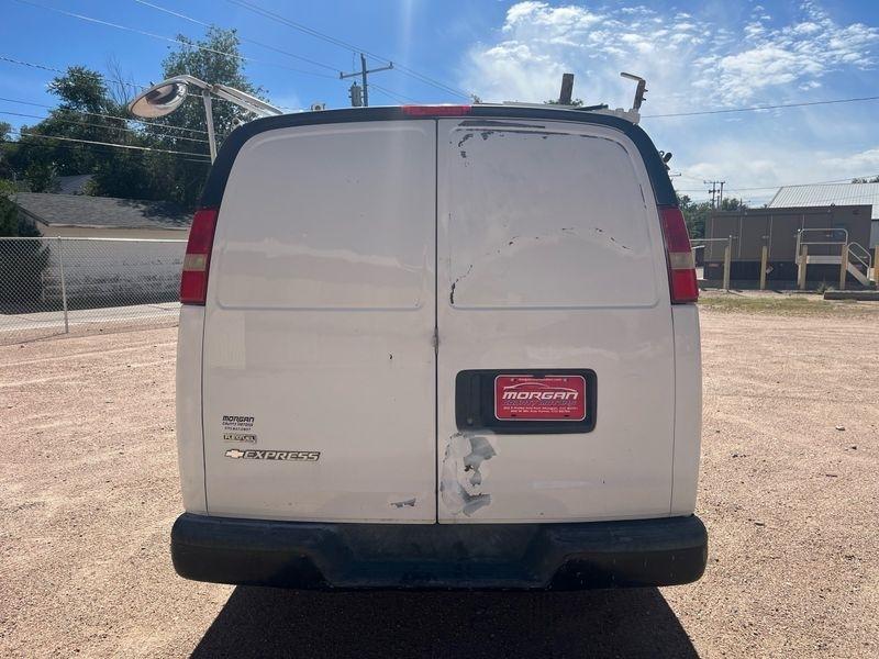 Chevrolet Express Cargo Van RWD 2500 135" 2010
